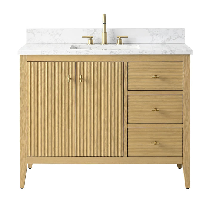 Linear Natural Oak / Golden Brushed