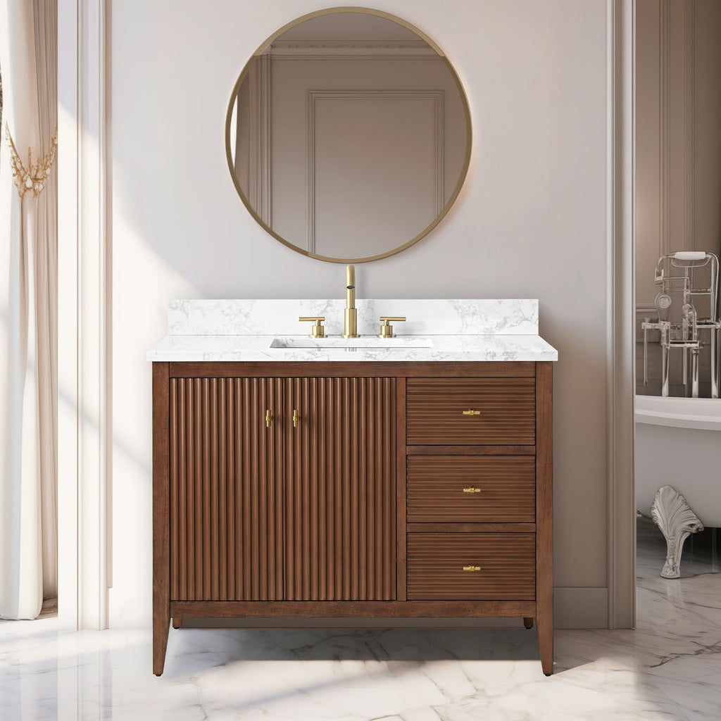 Linear Walnut / Golden Brushed