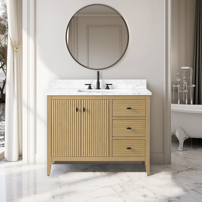 Linear Natural Oak / Matte Black