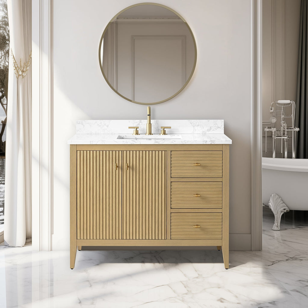 Linear Natural Oak / Golden Brushed