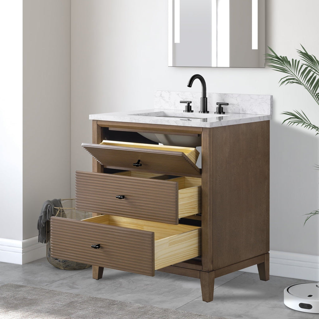 Linear Walnut / Matte Black