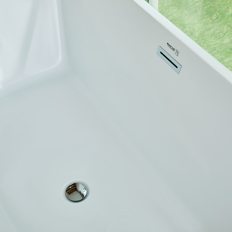 White / Polished Chrome