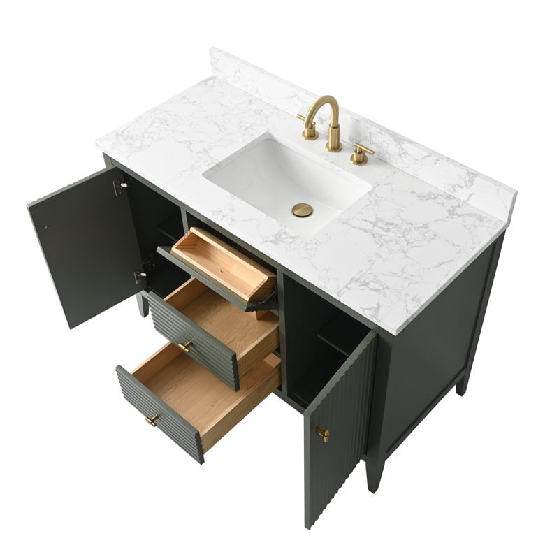 Linear Vintage Green / Golden Brushed