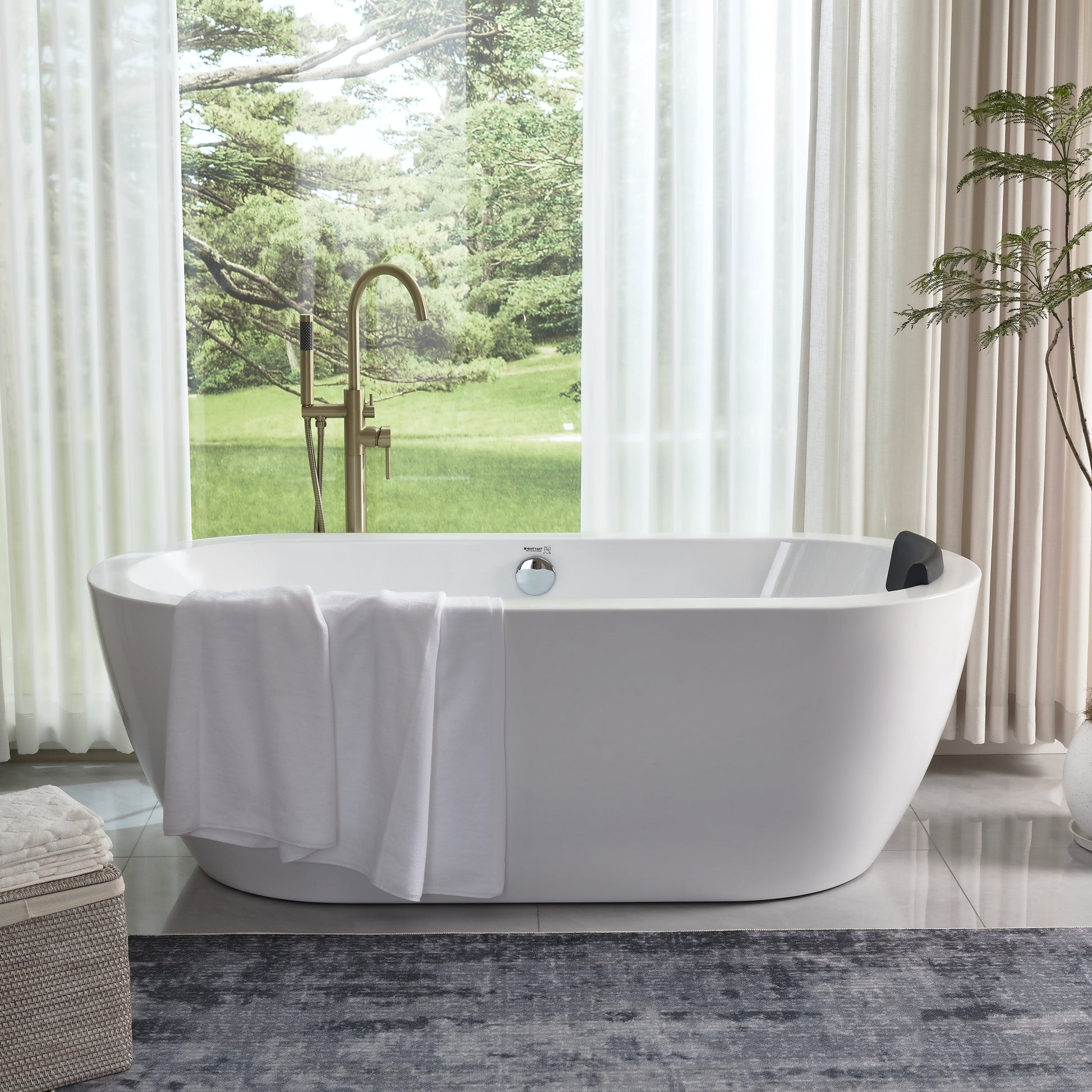 White / Polished Chrome