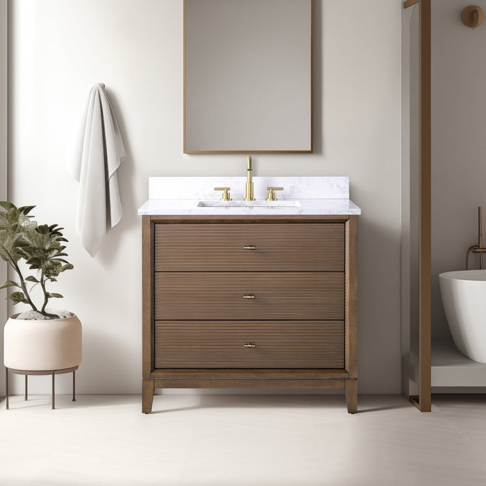 Linear Walnut / Golden Brushed