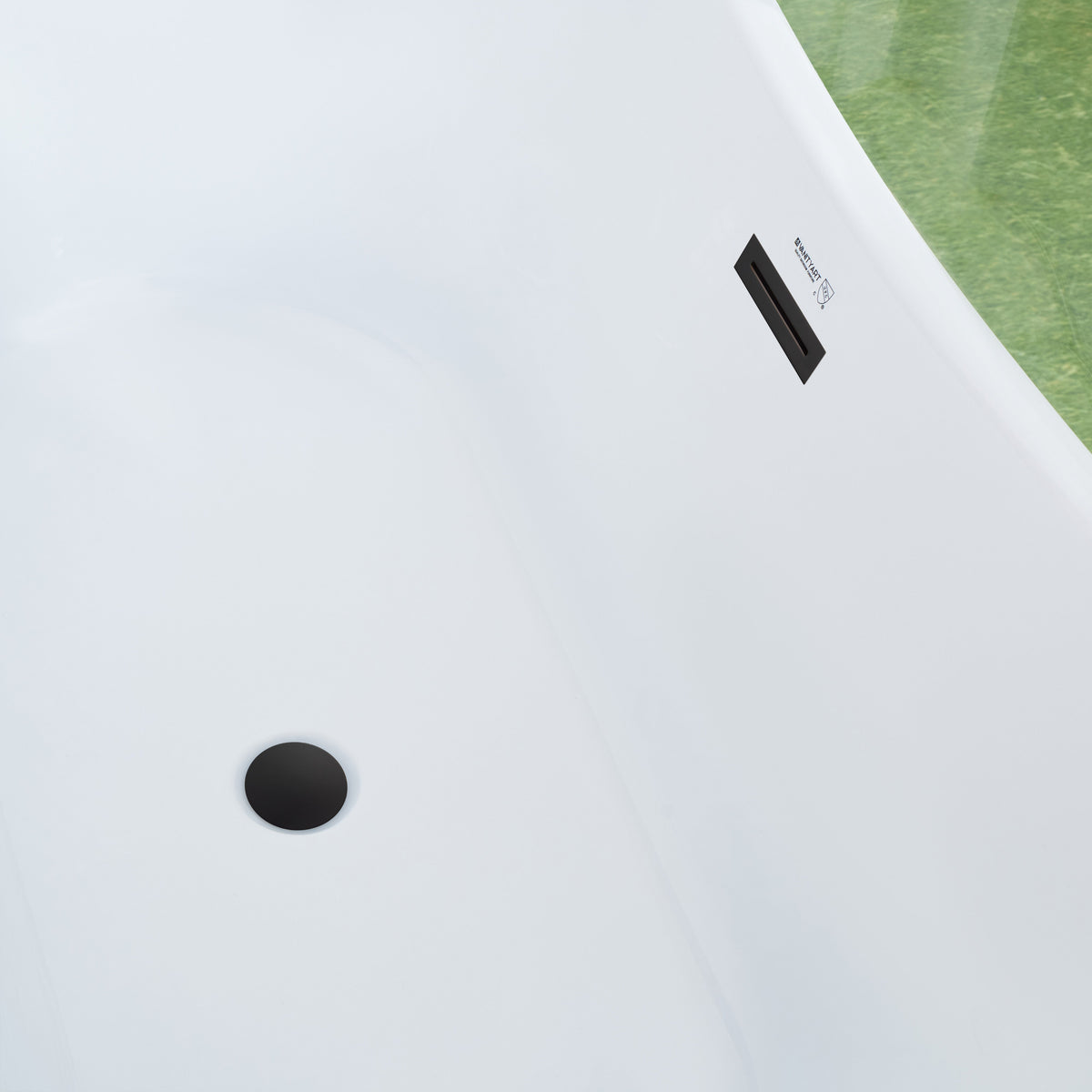 White / Matte Black